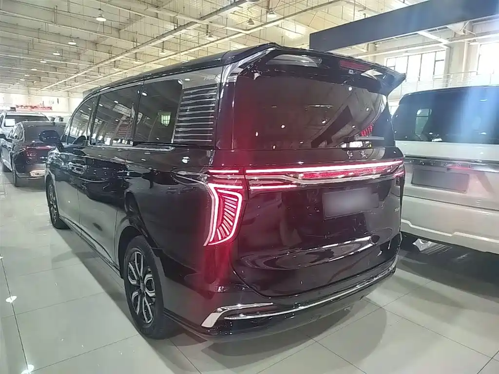 Hongqi HQ9 2.0 T Connected Flagship Leading