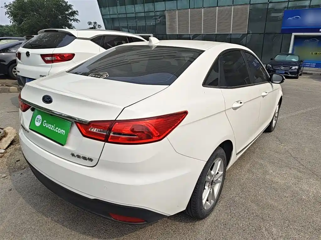 Escort Facelift 1.5 L Auto Joy CN-VI