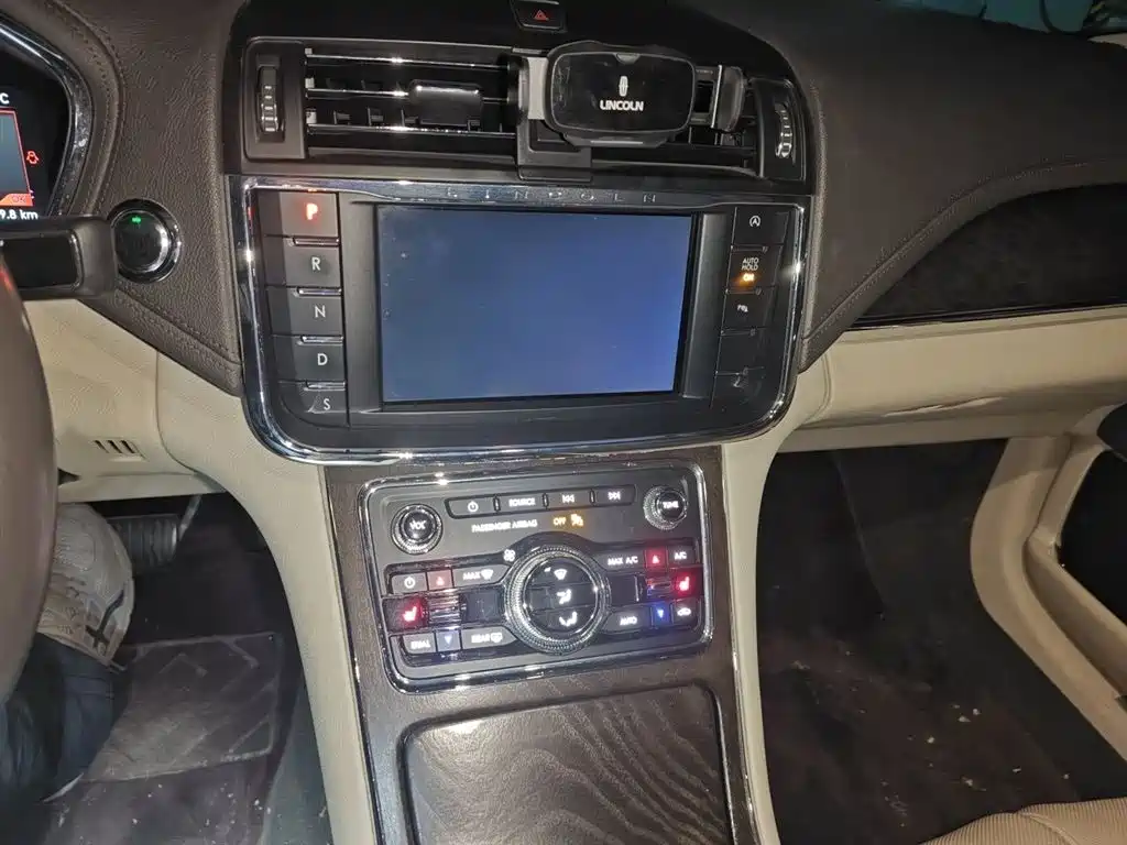 Lincoln Continental 2.0 T 2 WD Premium CN-VI