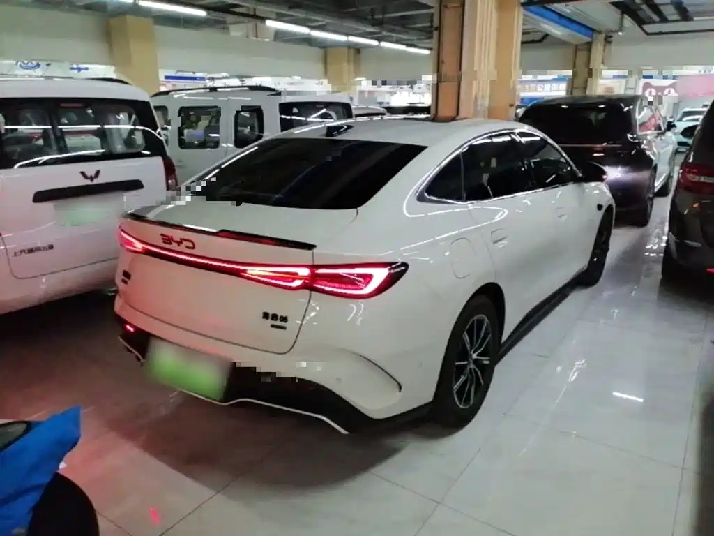 Seal 06 DM-i Smart Drive 80 KM Distinguished