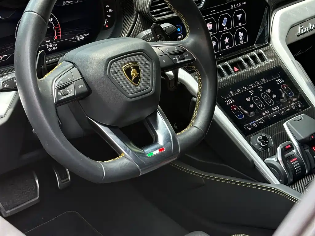 Urus 4.0 T V8