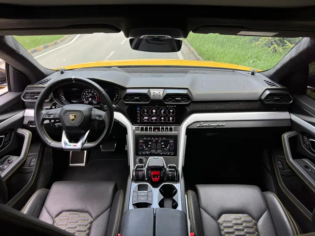 Urus 4.0 T V8