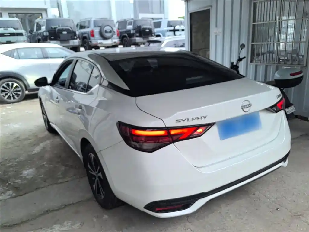 Sylphy 1.6 L CVT Joy