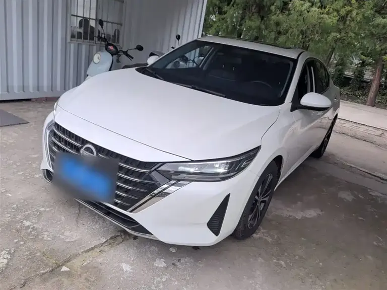Nissan Sylphy 1.6 L CVT Joy