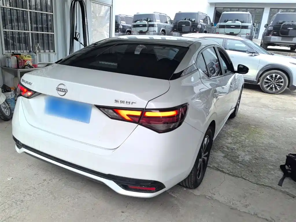 Sylphy 1.6 L CVT Joy