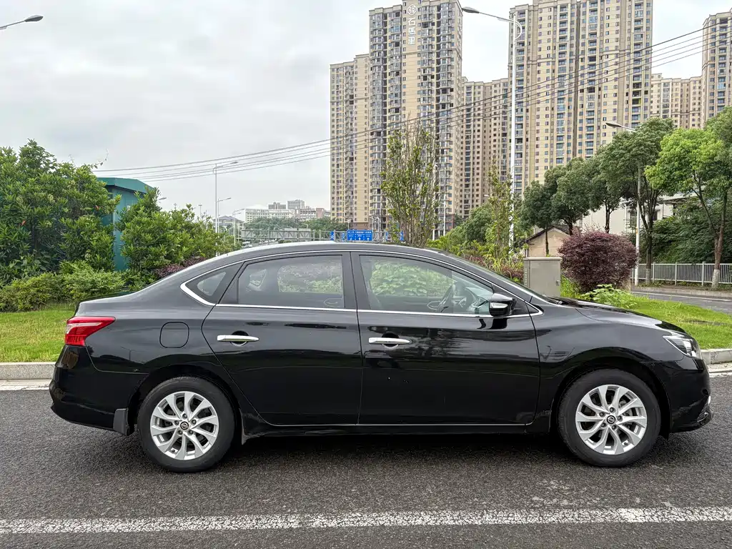 Sylphy 1.6 XV CVT Connected Premium CN-VI