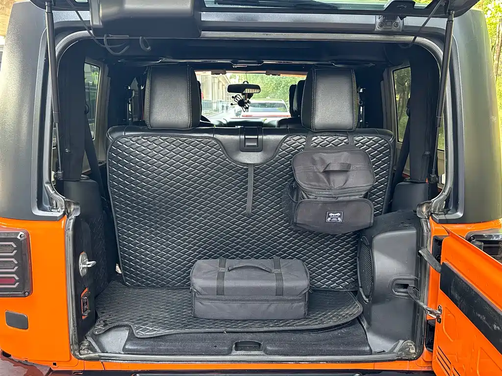Wrangler 3.6 L Sahara 2-door