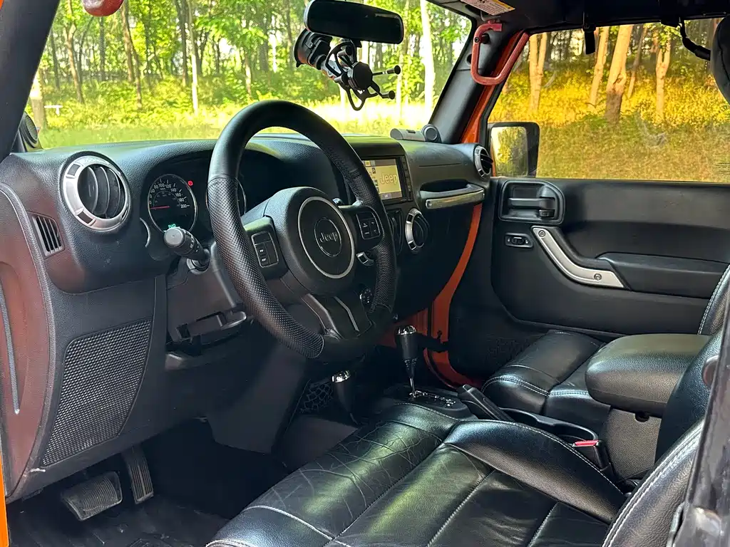 Wrangler 3.6 L Sahara 2-door