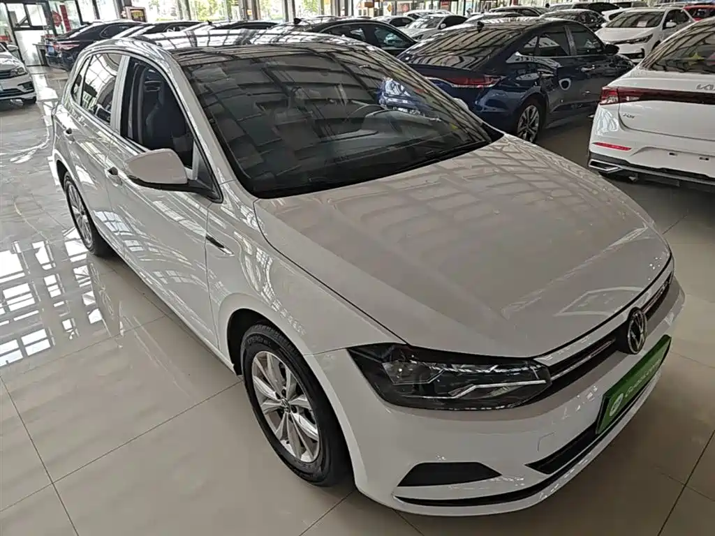 Polo Plus 1.5 L Auto Colorful Tech