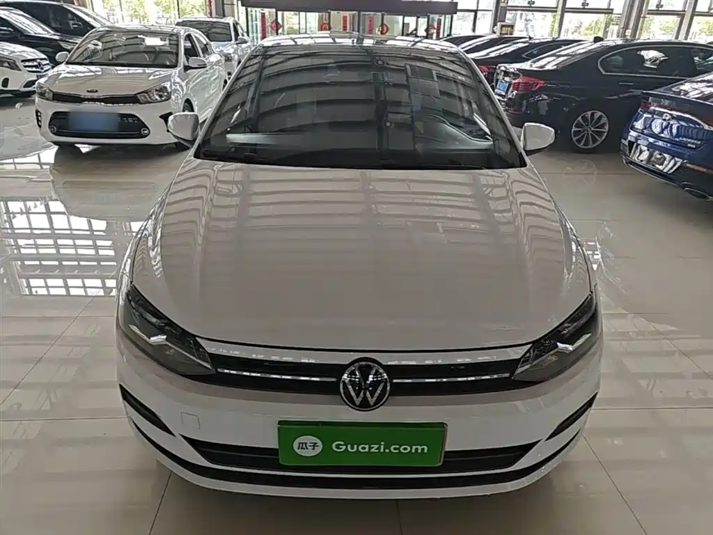Polo Plus 1.5 L Auto Colorful Tech