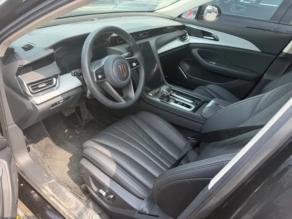 Hongqi H5 1.5 T DCT Flagship Charm