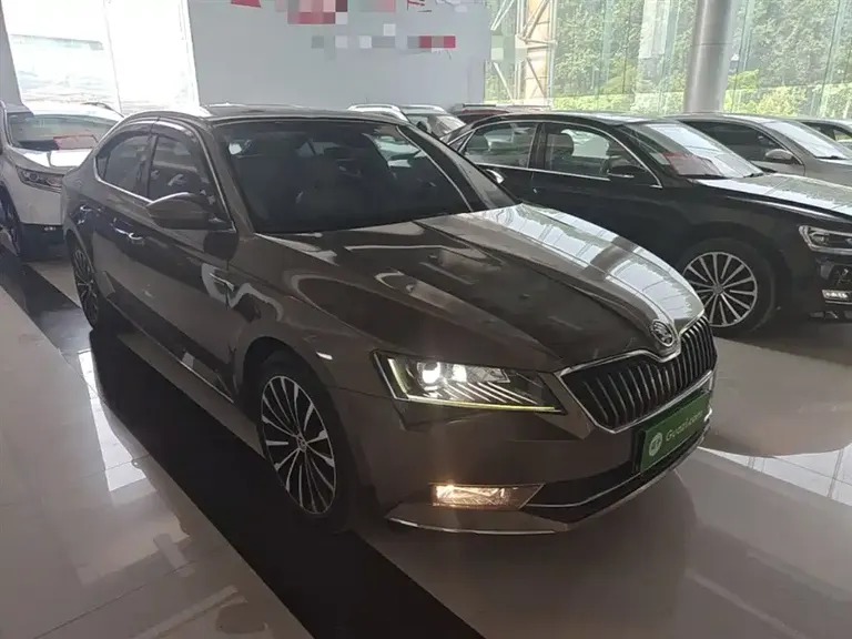 Skoda Superb TSI330 DSG Smart Travel