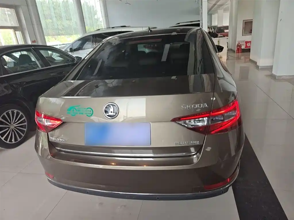 Superb TSI330 DSG Smart Travel