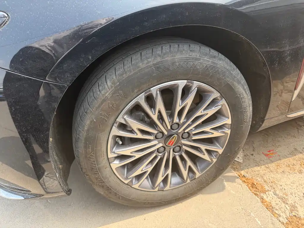 Hongqi H5 1.5 T DCT Connected Flagship Charm
