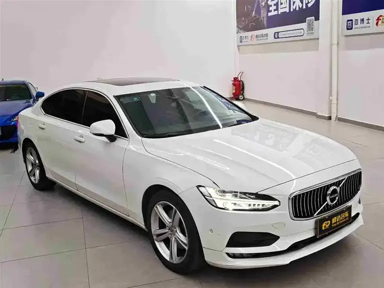 Volvo S90 T4 Smart Vision