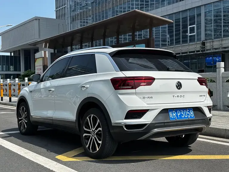 Volkswagen T-ROC 280 TSI DSG 2 WD Comfort Enjoyment PLUS