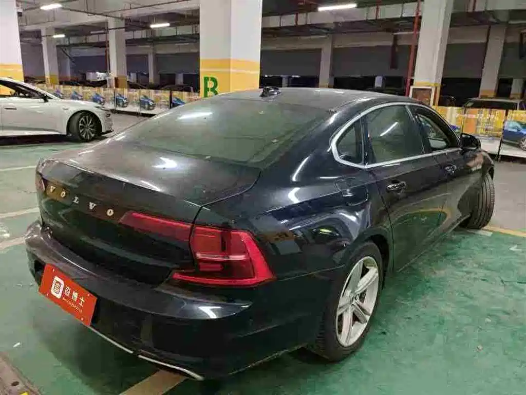 Volvo S90 T4 Smart Vision
