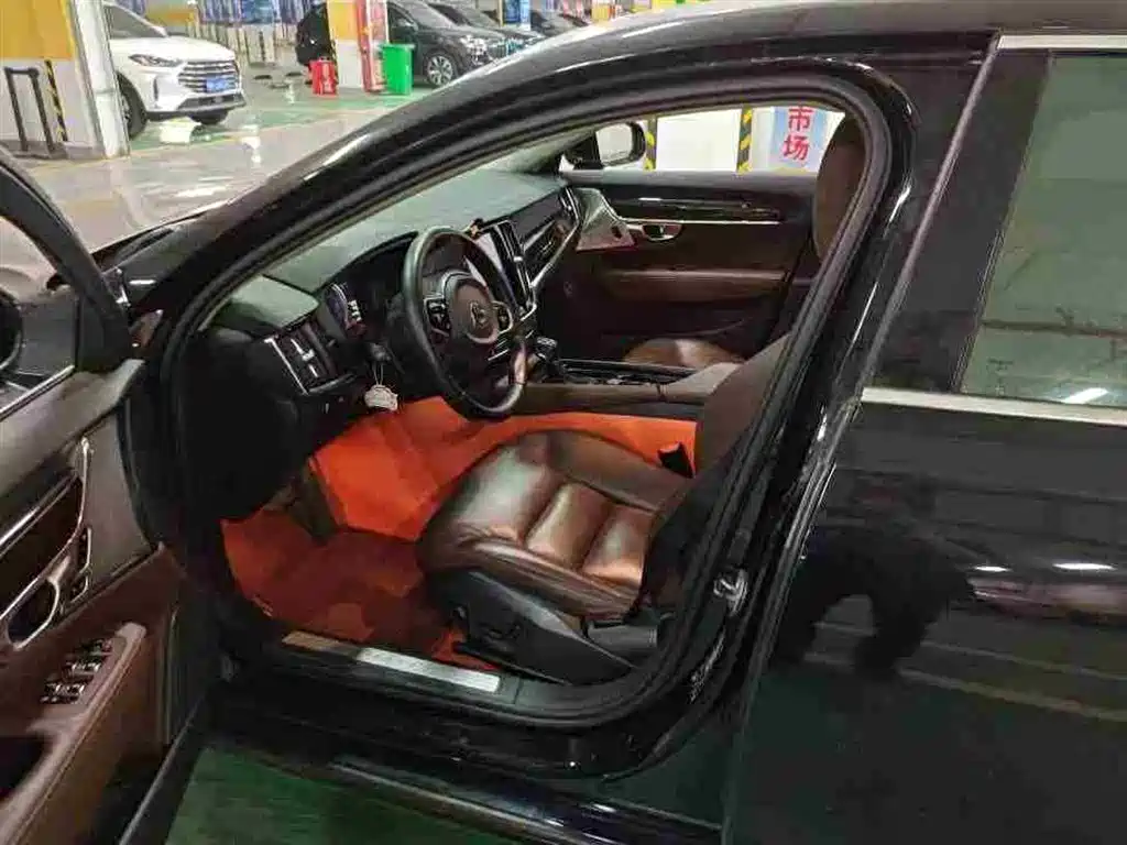 Volvo S90 T4 Smart Vision