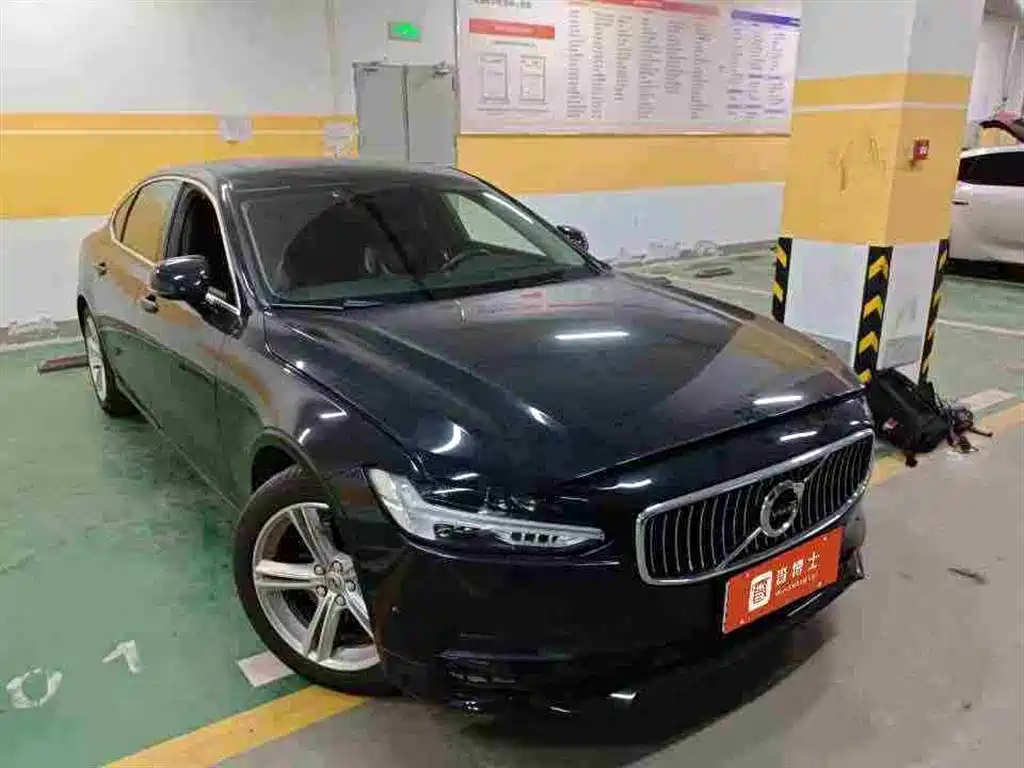 Volvo S90 T4 Smart Vision