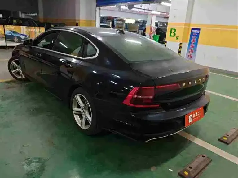 Volvo S90 T4 Smart Vision