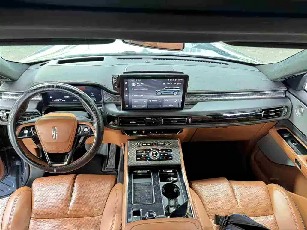 Aviator 3.0 T V6 4 WD President