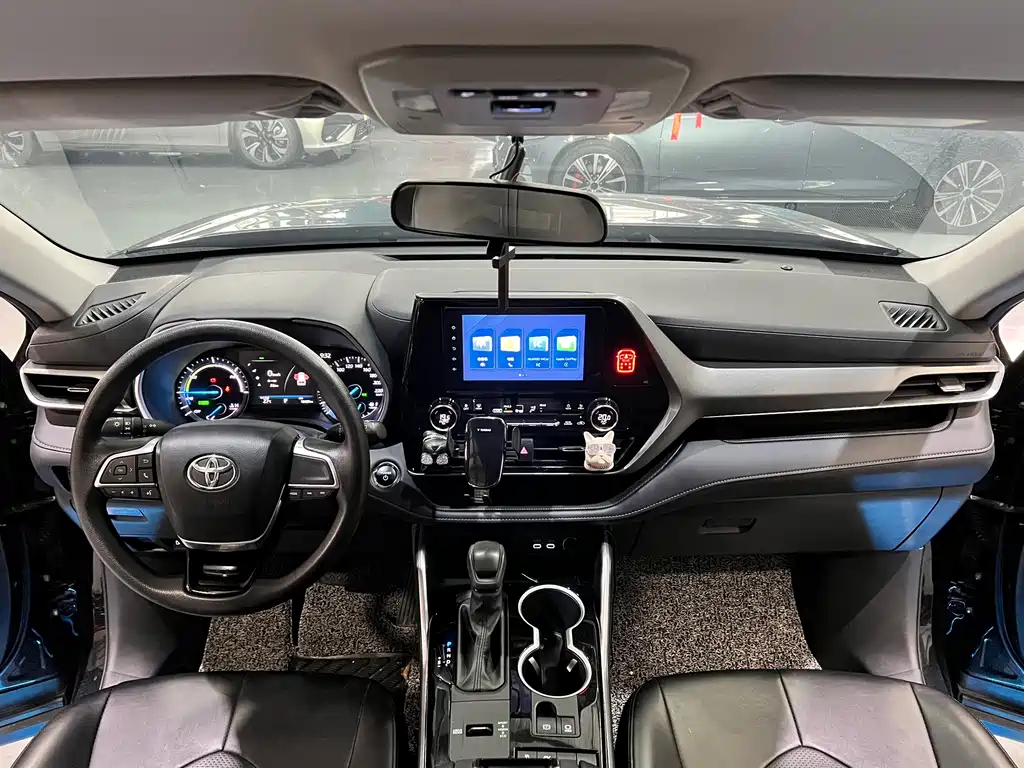 Highlander 汉兰达 2023款 2.5 L智能电混双擎两驱精英版 7座