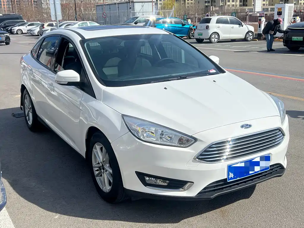 Focus Sedan 1.6 L Auto Style Smart Travel