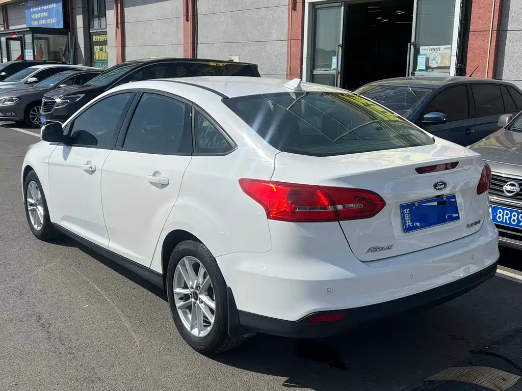 Focus Sedan 1.6 L Auto Style Smart Travel