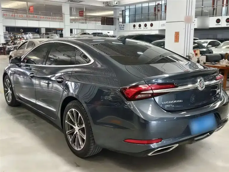 Buick LaCrosse 28 T Distinguished