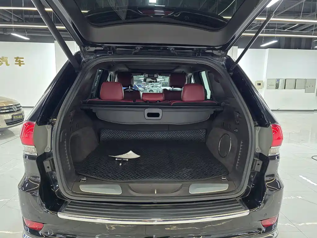 Grand Cherokee (Import) 3.0 L Flagship Premium Joy