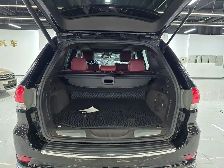 Jeep Grand Cherokee (Import) 3.0 L Flagship Premium Joy