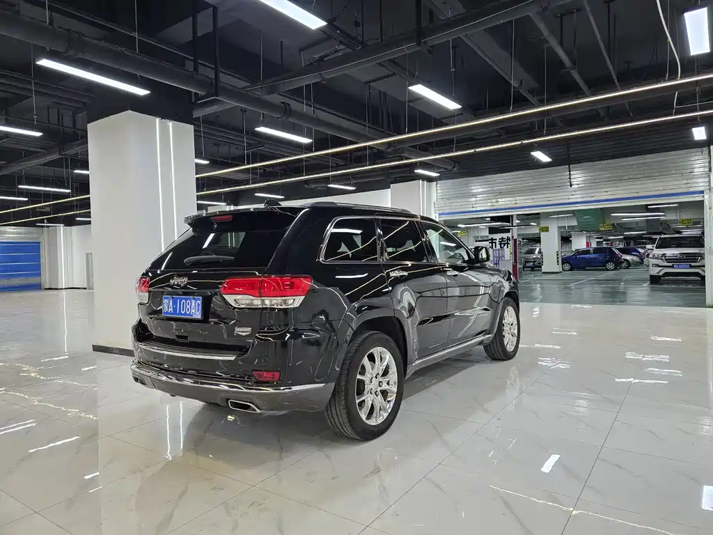 Grand Cherokee (Import) 3.0 L Flagship Premium Joy