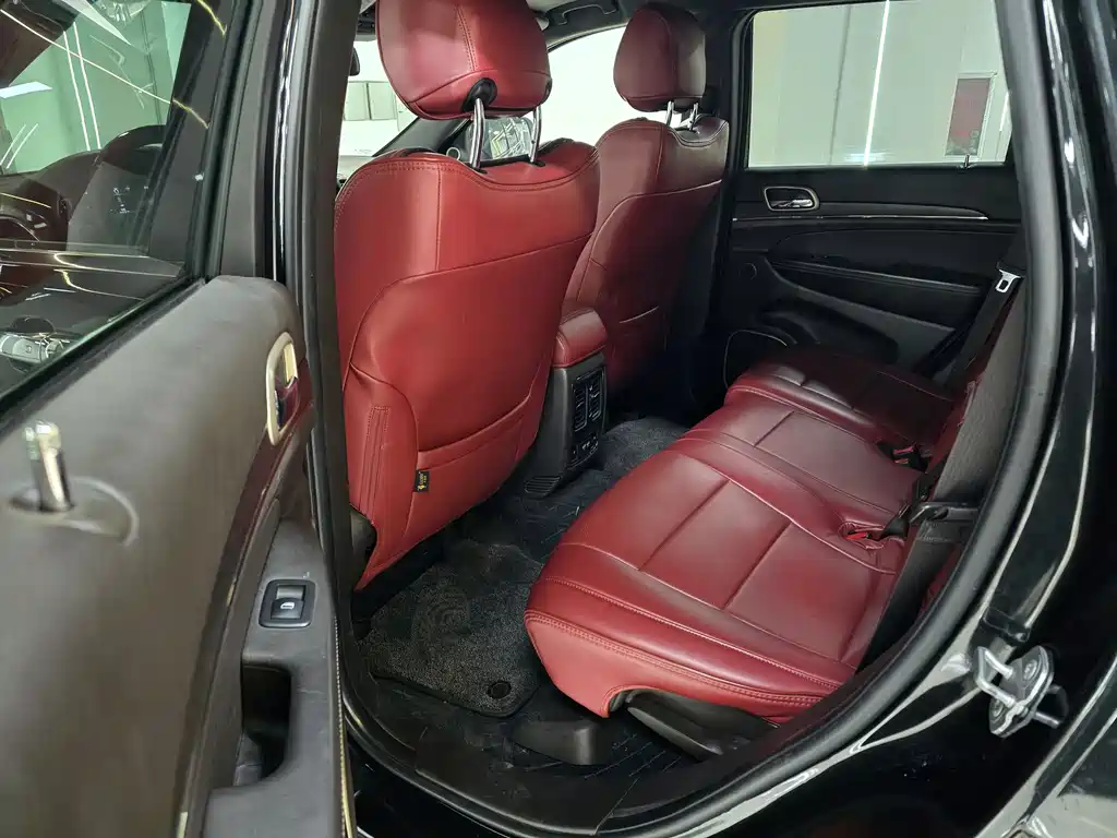 Grand Cherokee (Import) 3.0 L Flagship Premium Joy
