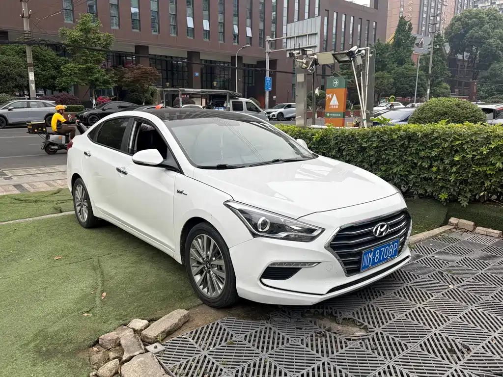 Mistra 1.6 T Auto Intelligent GLS CN-V