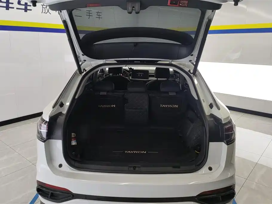 Tayron X 330 TSI 2 WD Distinguished High Energy