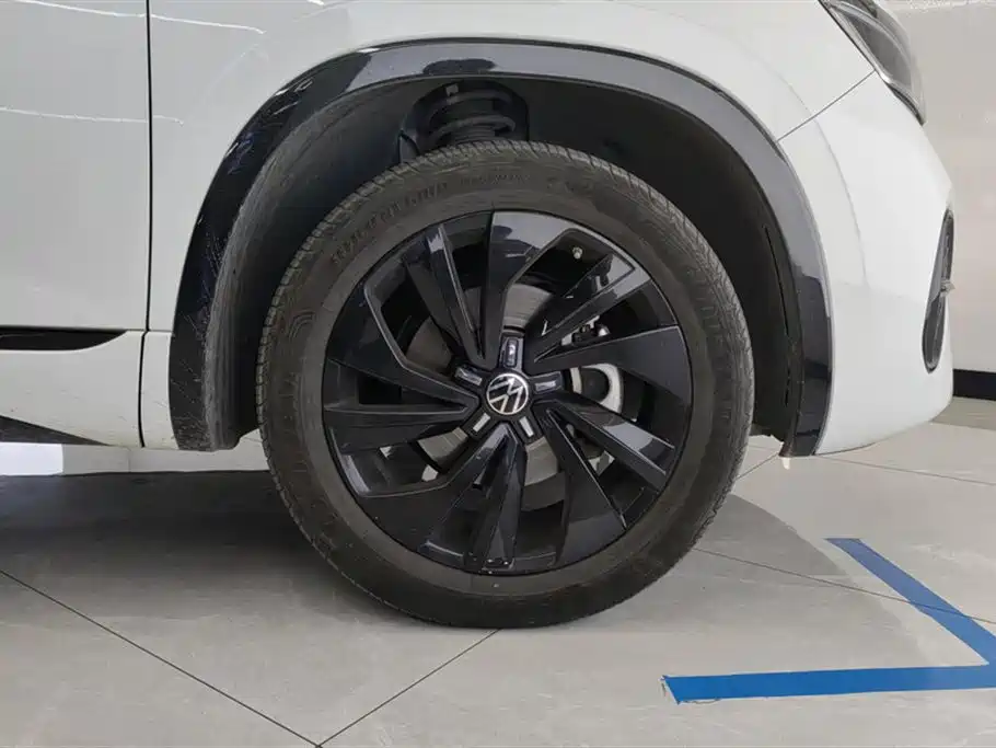 Tayron X 330 TSI 2 WD Distinguished High Energy