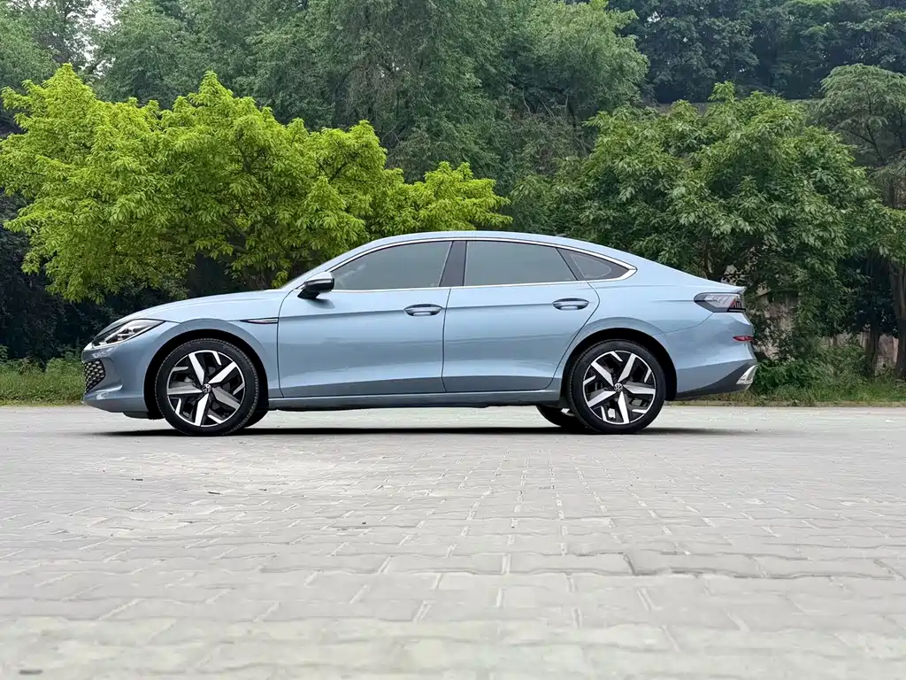 Lamando Lamando L 280 TSI DSG Spicy Cool