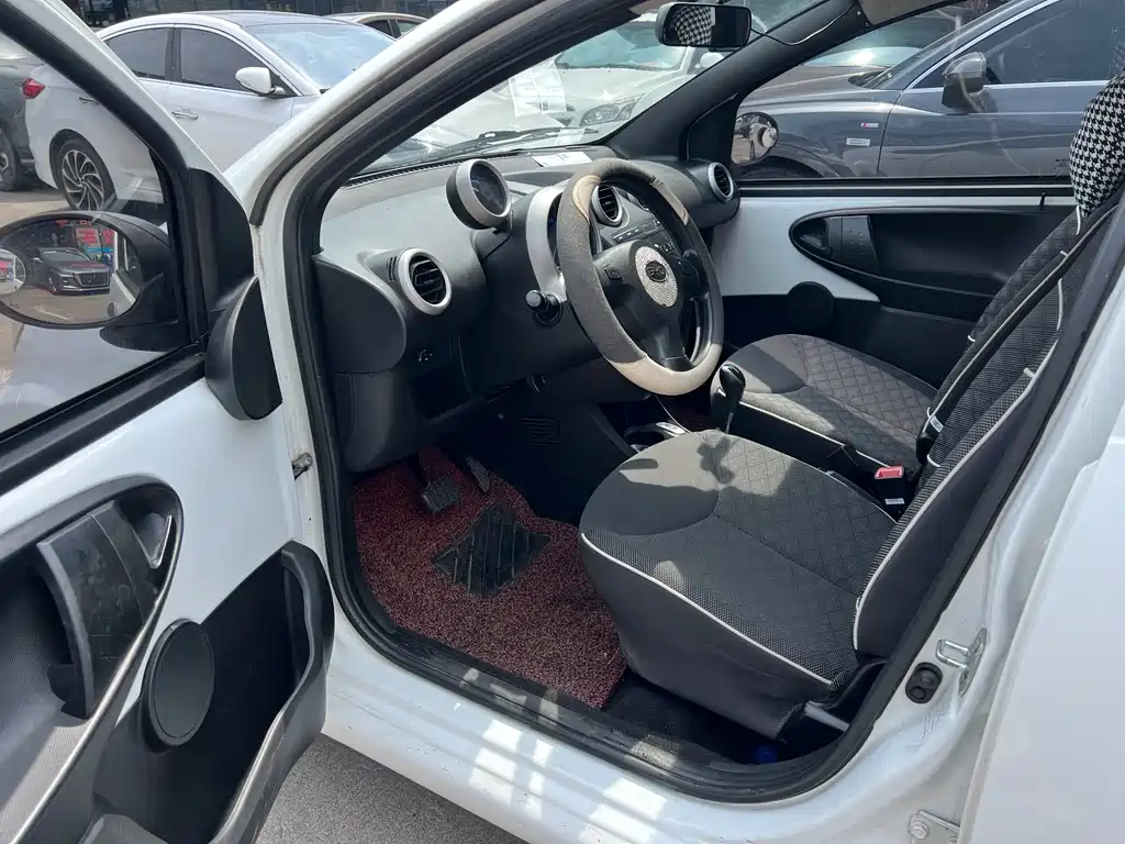 BYD F0 1.0 L AMT Xuan Cool