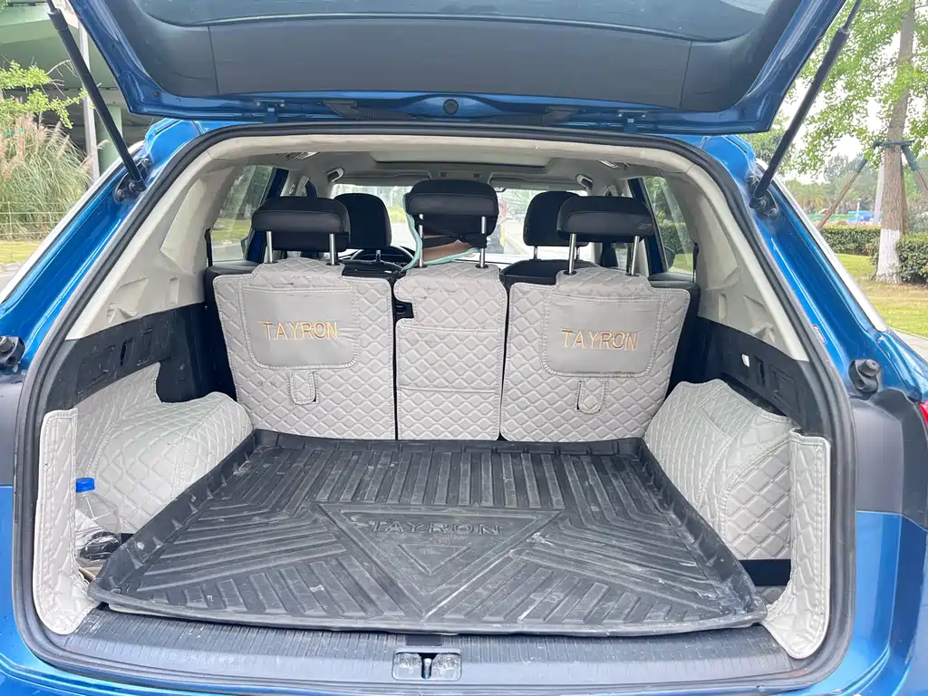 Tayron 330 TSI 2 WD Luxury Plus CN-VI