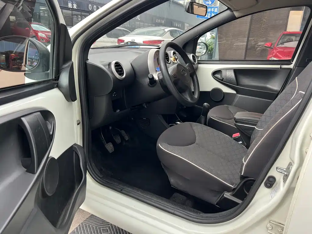 BYD F0 1.0 L Xuan Cool