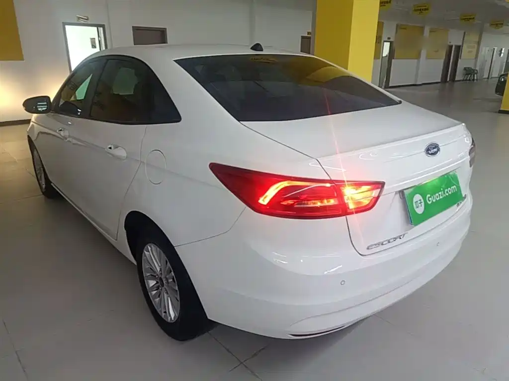 Escort Facelift 1.5 L Manual Comfort