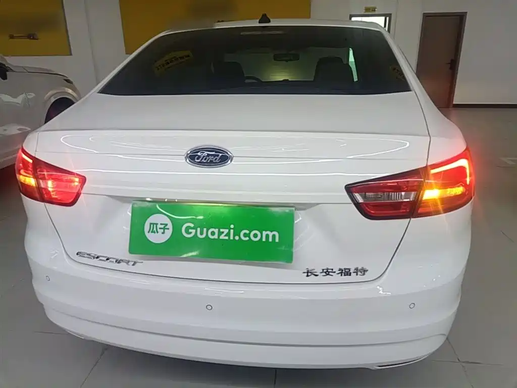 Escort Facelift 1.5 L Manual Comfort