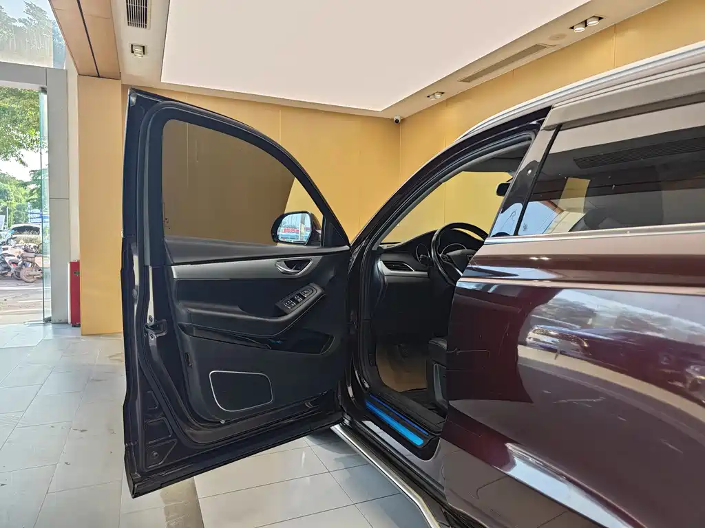 Zotye SR7 众泰SR7 2016款 1.5 T 手动魔方之路版 国V