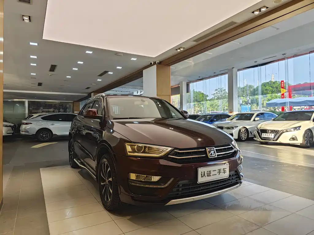 Zotye SR7 众泰SR7 2016款 1.5 T 手动魔方之路版 国V
