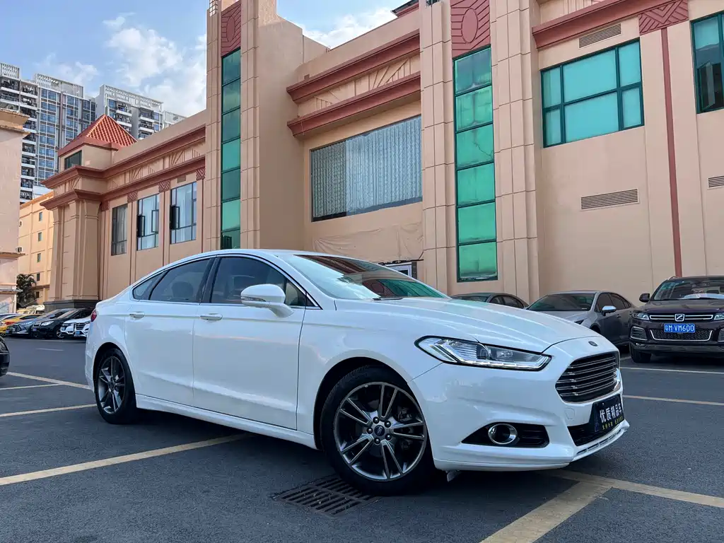 Mondeo 2.0 L GTDi240 Luxury Sport