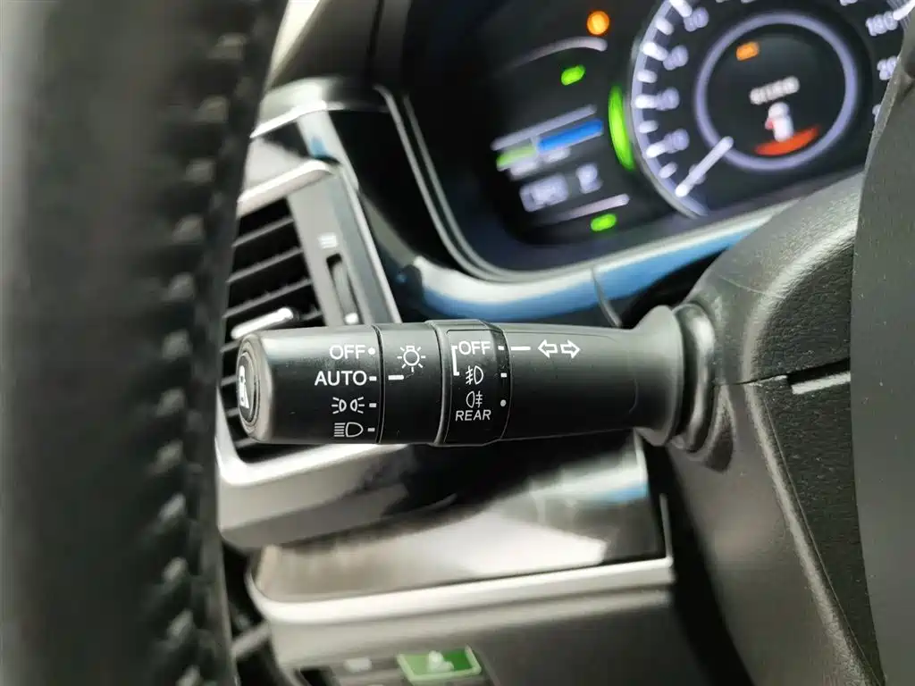 Elysion 2.0 L Hybrid Luxury