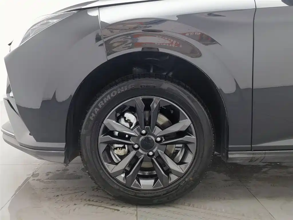 Yixuan 1.5 L Auto Luxury