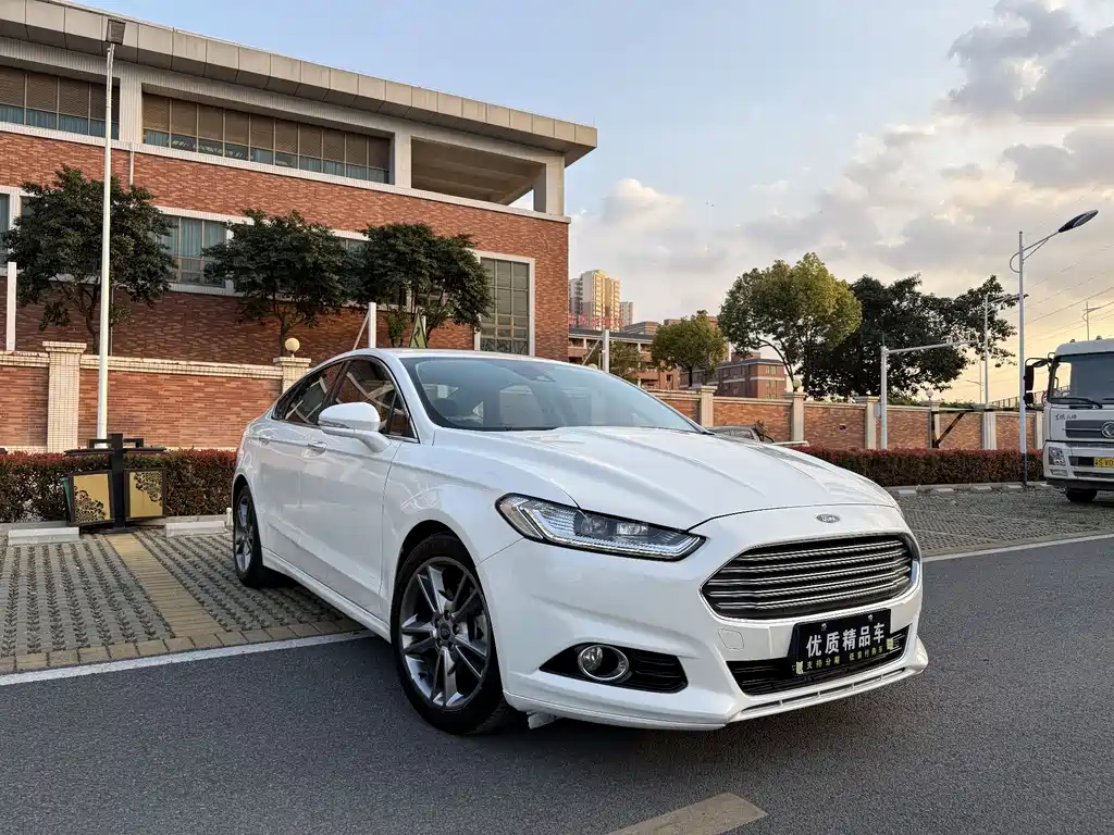 Mondeo 2.0 L GTDi240 Luxury Sport