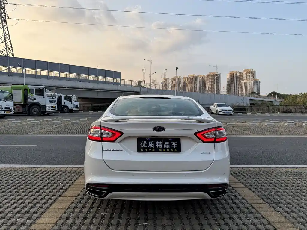Mondeo 2.0 L GTDi240 Luxury Sport
