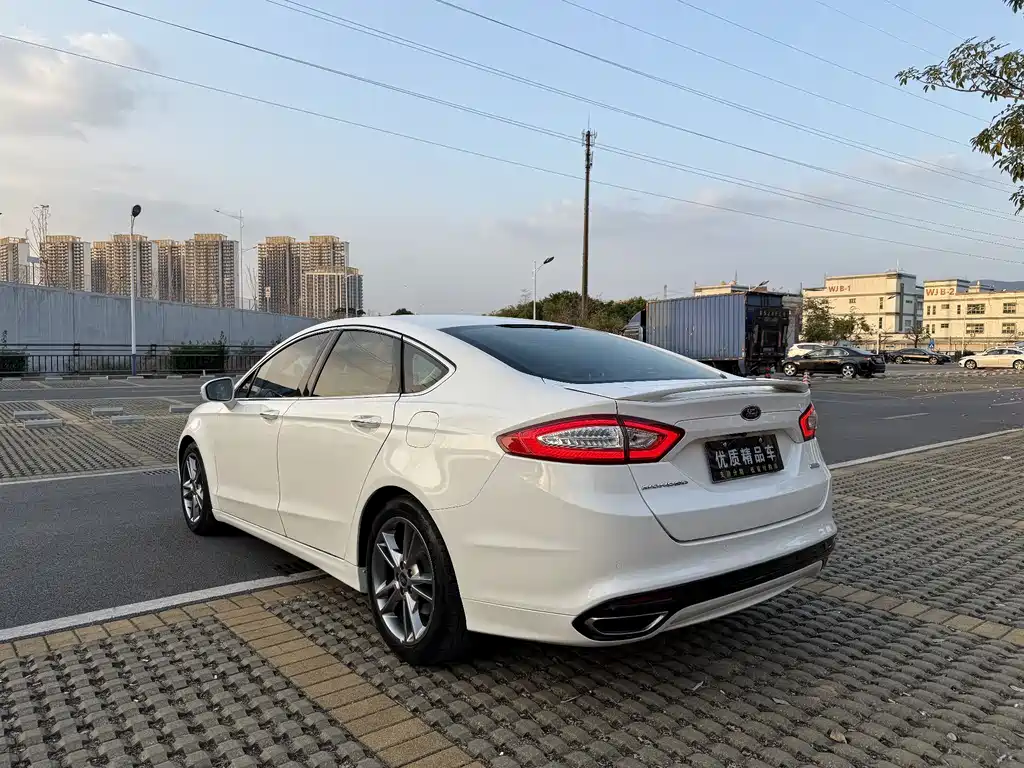 Mondeo 2.0 L GTDi240 Luxury Sport